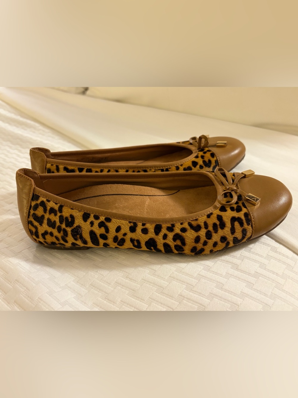 Vionic Leopard Print Ballet Flats - Picture 5 of 8